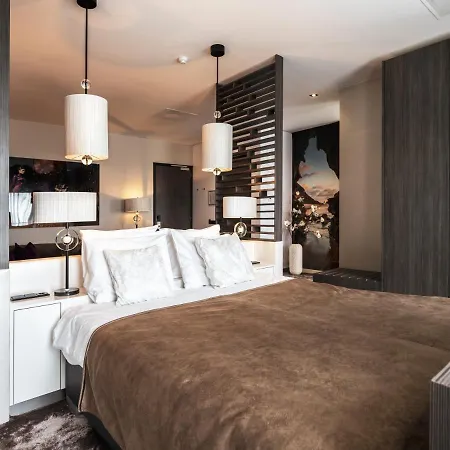 Der Valk Hotel 4*