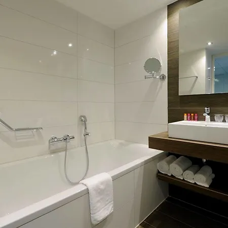 Der Valk Hotel 4*
