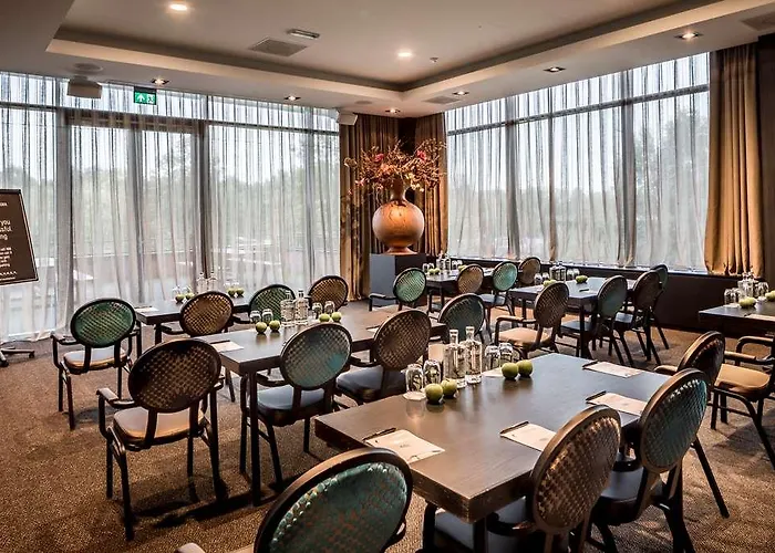 Der Valk Отель 4*